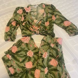 EUC Aqua Bendita x Target Large Peony Set